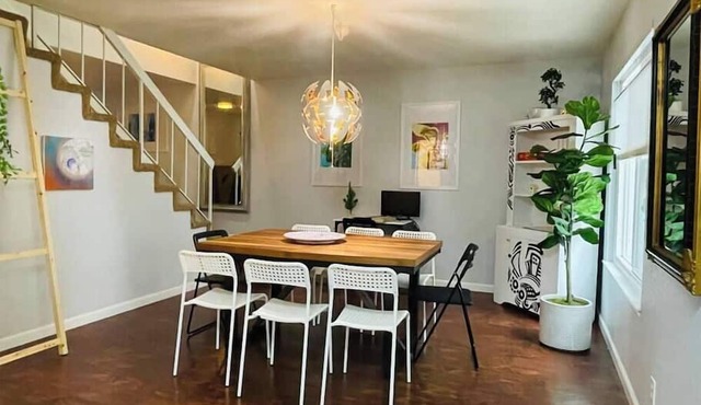 Artist's Condo with 2 Bedroom & Arcade