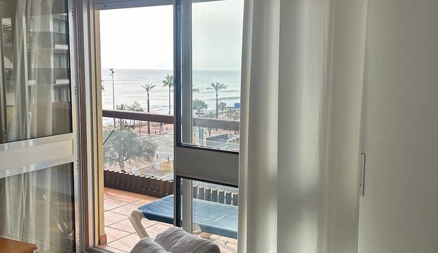 Nice apartment, in front of the beach.