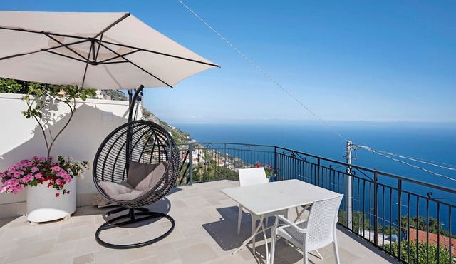 Room 'Camera Ravello Sea View' with Sea View, Wi-Fi and Air Conditioning