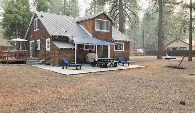 Regan Beach Cabin Retreat: 5BR home 1 block to Regan Beach, Lake Tahoe