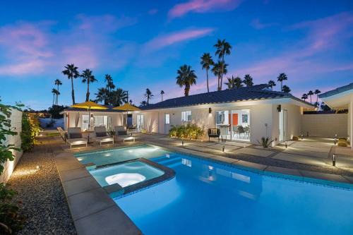 Mid-Century Oasis with Pool & Spa