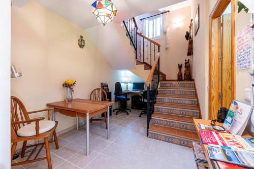 Cozy 1-Bedroom Retreat Dormitory room Villa Roca