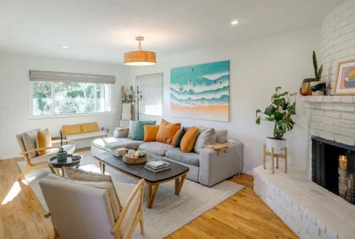 Monterey Bay 4BR 3BA: Hot Tub, Near Beaches & Golf