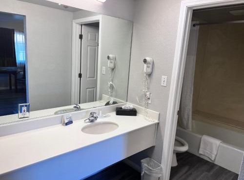 Travelodge by Wyndham Redding CA